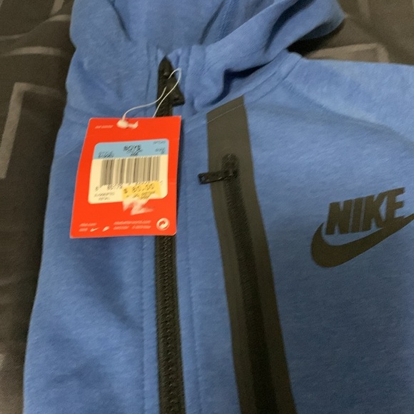 Nike hoodie size medium - Picture 8 of 8